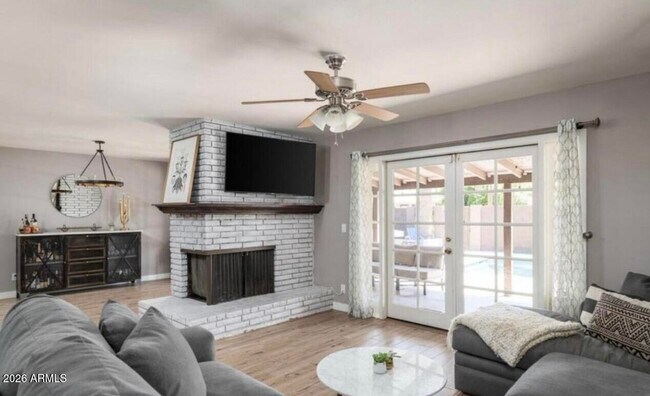 225 E MINTON Drive photo 5