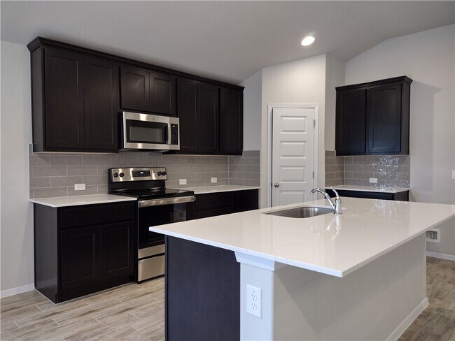 2014 Omaha Dr Leander, TX 78645 photo 2