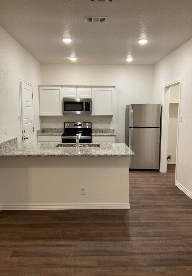 1109 Carlsberg Dr Killeen, TX 76549 photo 2