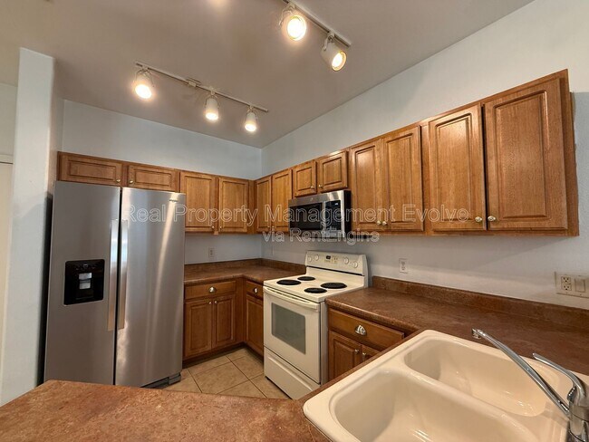 1702 E Bell Rd Phoenix, AZ 85022 photo 5