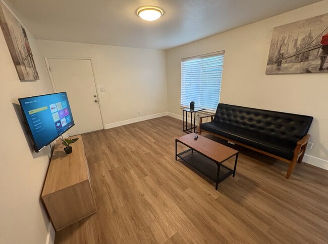 1631 B Ave National City, CA 91950 photo 4