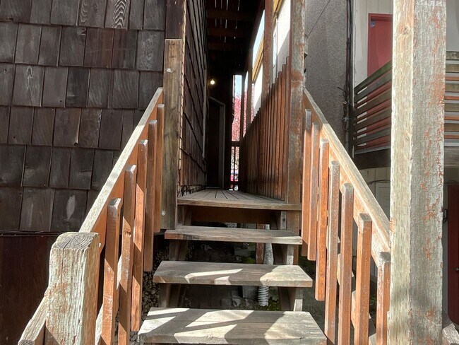 156 11th Ave Seattle, WA 98122 photo 2