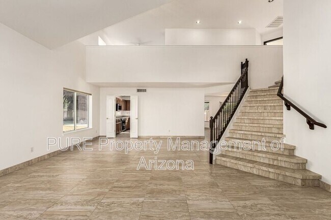 19004 N 35th Way photo 2