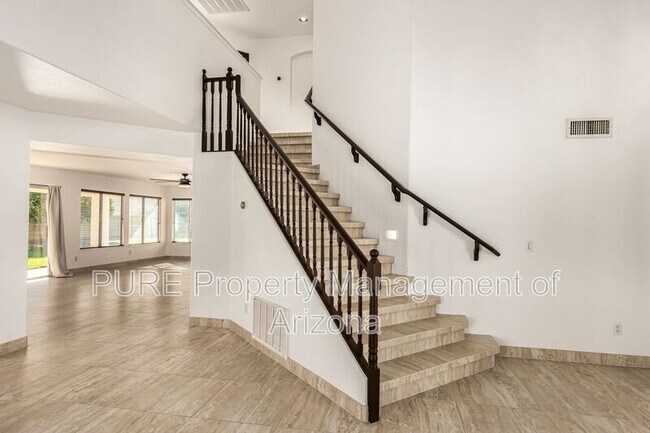 19004 N 35th Way photo 3