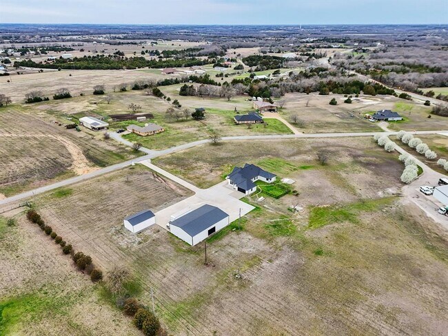 157 Country Pl Ln Van Alstyne, TX 75495 photo 2