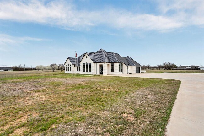 157 Country Pl Ln Van Alstyne, TX 75495 photo 3