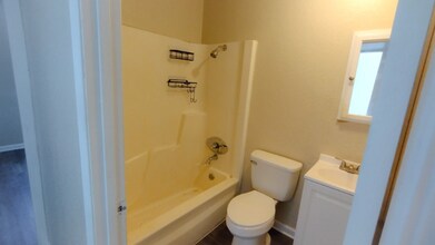 905 N Main St Copperas Cove, TX 76522 photo 5