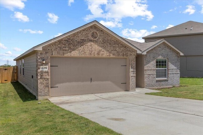 625 Riverdale Dr Jarrell, TX 76537 photo 4