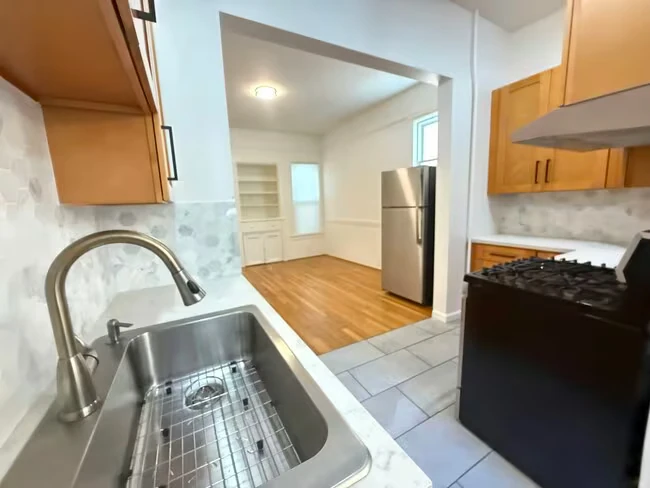 3248 Folsom St San Francisco, CA 94110 photo 3