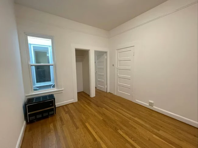 3248 Folsom St San Francisco, CA 94110 photo 4