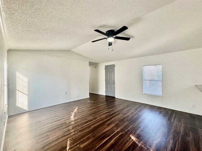 1001-1007 Spooner Street, Pasadena, TX 77506 photo 4