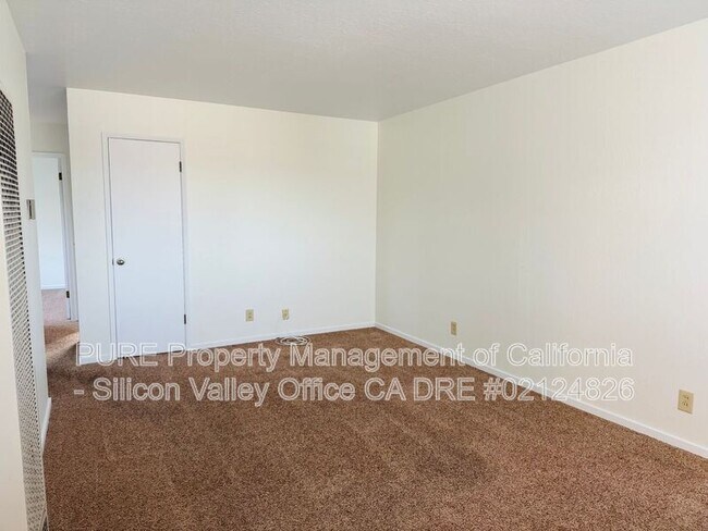 508 Caledonia St Santa Cruz, CA 95062 photo 3