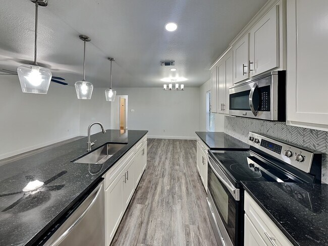 2628 Frazier Avenue, Fort Worth, TX 76110 photo 5