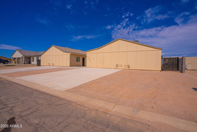 15108 S Moon Valley Rd Arizona City, AZ 85123 photo 3
