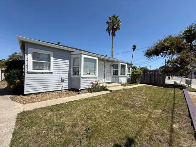 21625 E Cliff Dr Santa Cruz, CA 95062 photo 2