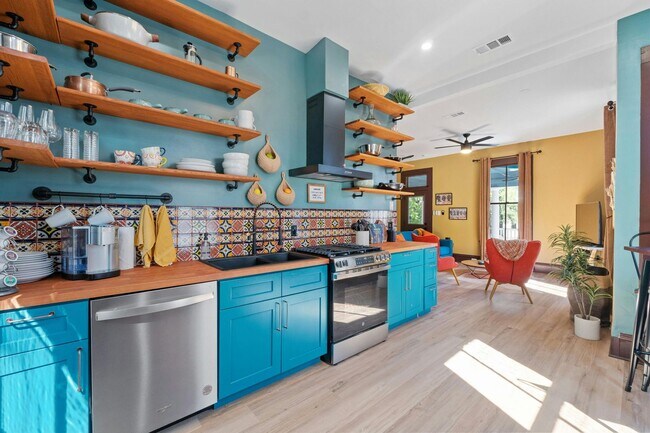 709 West 14th Street, Austin, TX 78701 photo 3