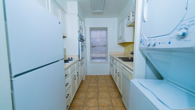 7834 Broadway St San Antonio, TX 78209 photo 4