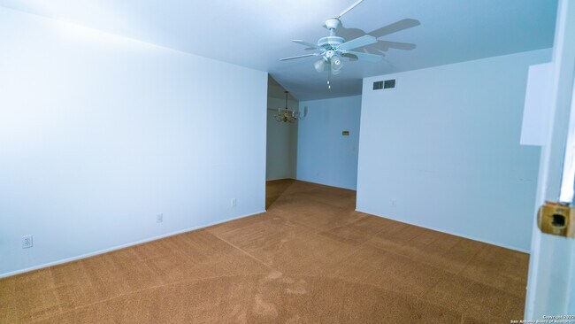 7834 Broadway St San Antonio, TX 78209 photo 2