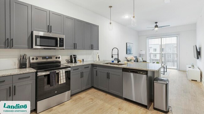 650 E Sycamore St Denton, TX 76205 photo 4