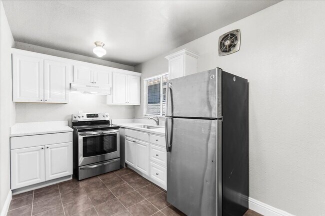 1813 63rd St Berkeley, CA 94703 photo 4