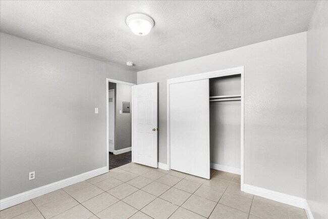 1813 63rd St Berkeley, CA 94703 photo 3