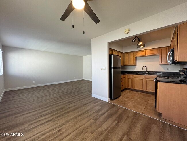 1702 W Tuckey Ln Phoenix, AZ 85015 photo 3
