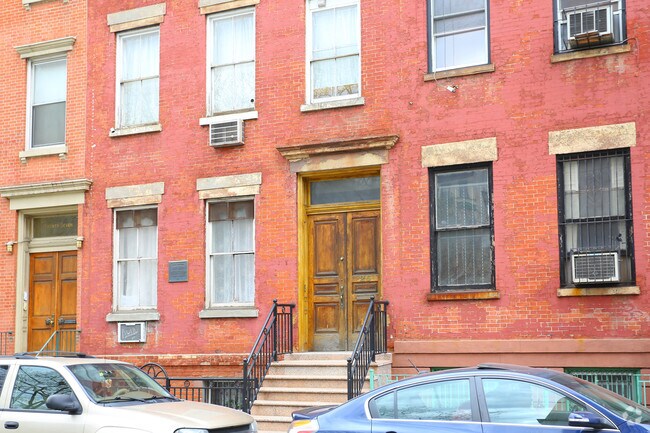 Smith House Apartments photo 4