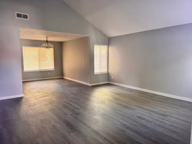 180 Cedar Mountain Dr Tracy, CA 95376 photo 2