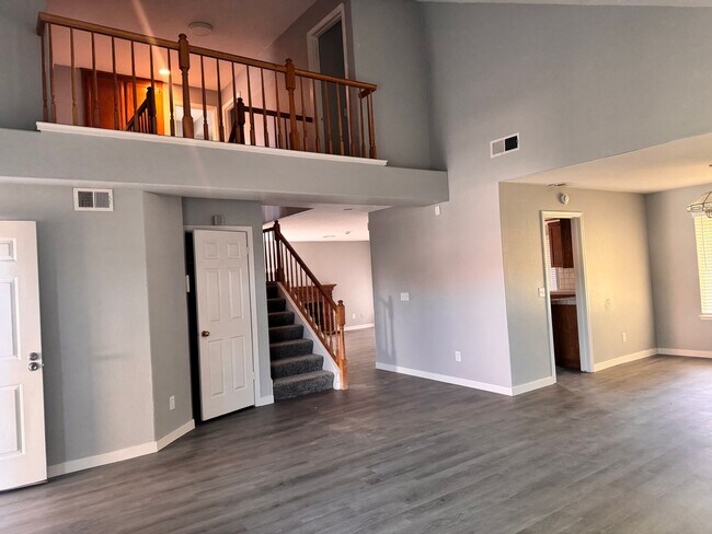 180 Cedar Mountain Dr Tracy, CA 95376 photo 5