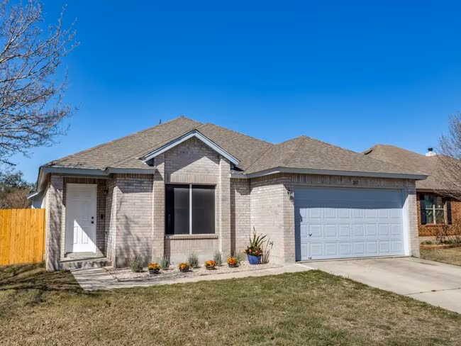 201 Sil Cove Leander, TX 78641 photo 2