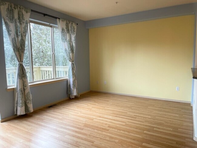 Beautiful 3 Bed 2.5 Bath Townhome in Talus, Issaquah photo 5
