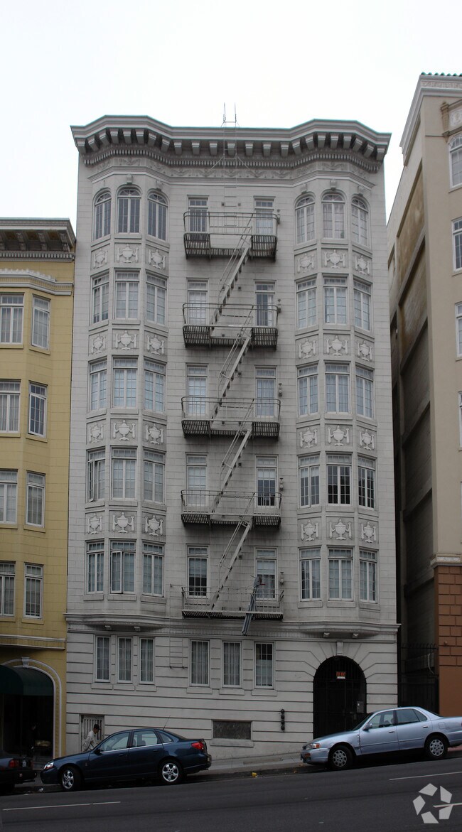 Hyde Street Apartments photo 4