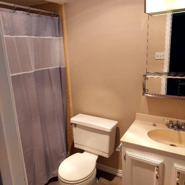 5533 King Dr The Colony, TX 75056 photo 4