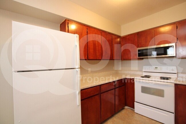 1934 West Village Drive, Phoenix, AZ 85023 photo 2