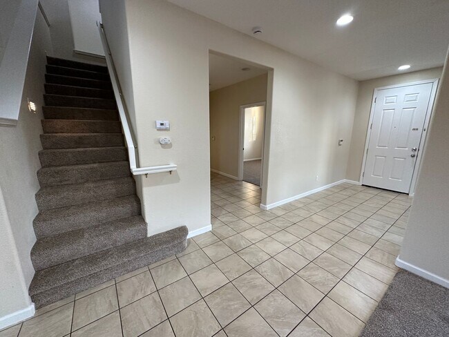 Spacious 4 Bed 3 Bath Antioch Home photo 5