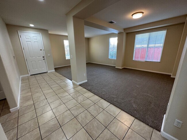 Spacious 4 Bed 3 Bath Antioch Home photo 4