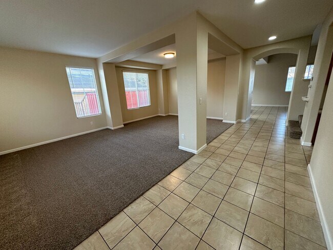 Spacious 4 Bed 3 Bath Antioch Home photo 3