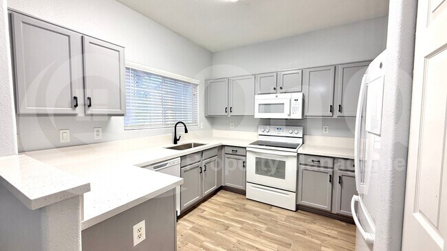 1633 E Lakeside Dr Gilbert, AZ 85234 photo 4