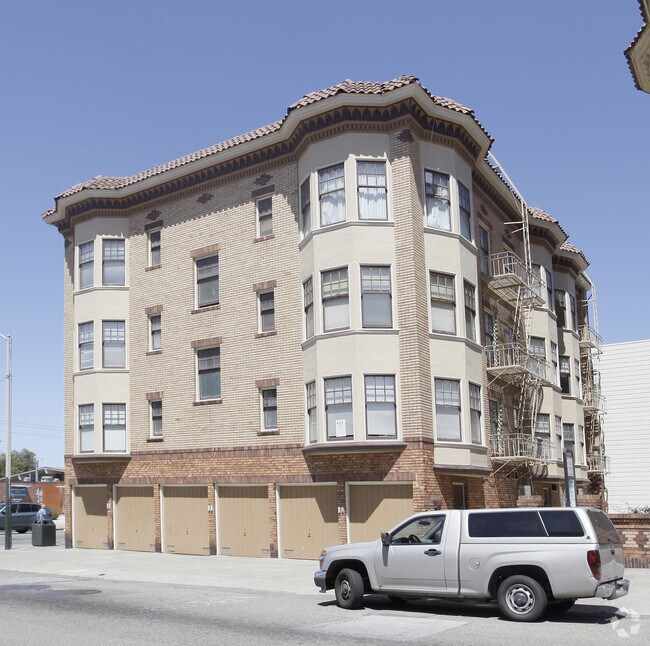 1895 Chestnut Street, San Francisco, CA 94123 photo 3