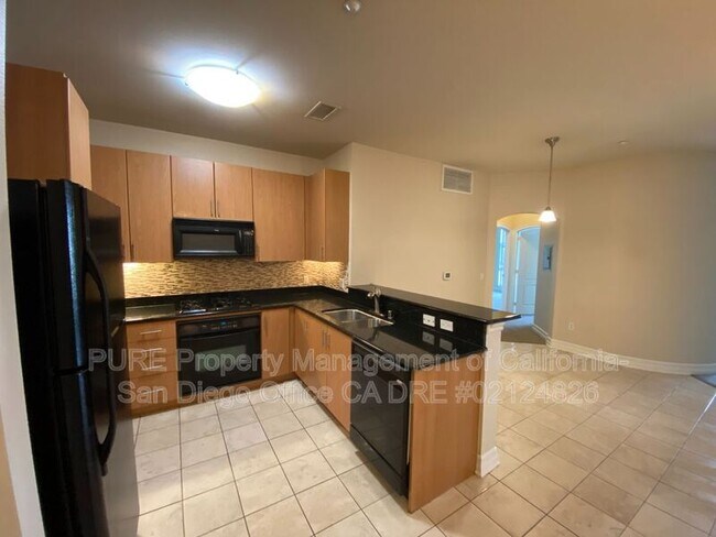 1225 Island Ave San Diego, CA 92101 photo 2