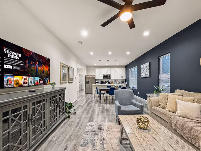 1117 N Bishop Ave Dallas, TX 75208 photo 5
