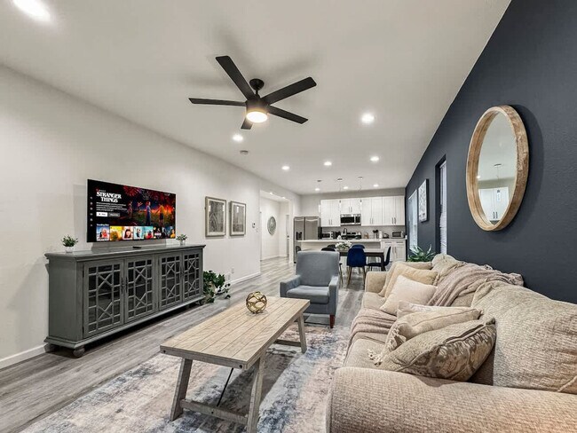 1117 N Bishop Ave Dallas, TX 75208 photo 2