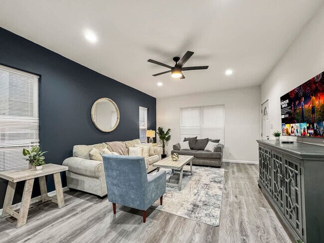 1117 N Bishop Ave Dallas, TX 75208 photo 4