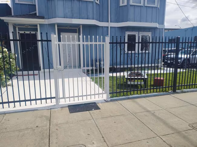 3532 San Leandro St Oakland, CA 94601 photo 2