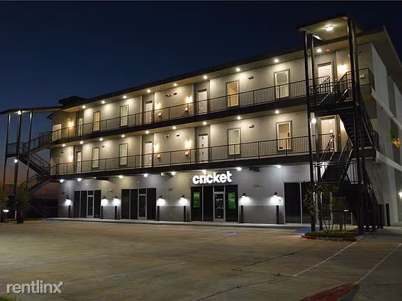 4507 E Martin Luther King Jr Blvd Austin, TX 78721 photo 2