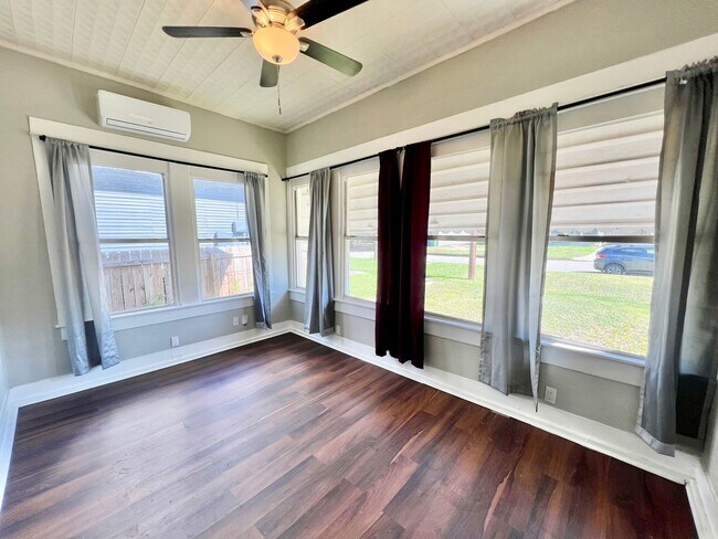 415 Denver Blvd San Antonio, TX 78210 photo 3