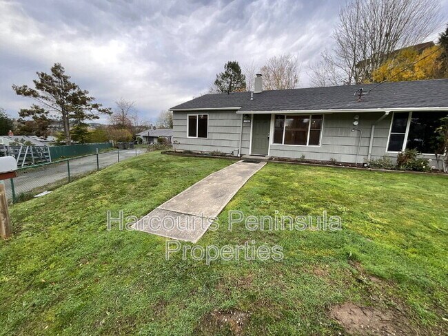 1742 Anderson St photo 2