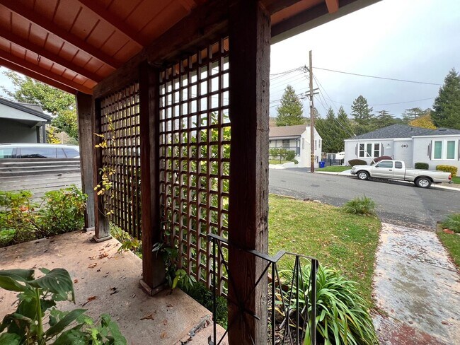1407 Vale Ave Napa, CA 94559 photo 3