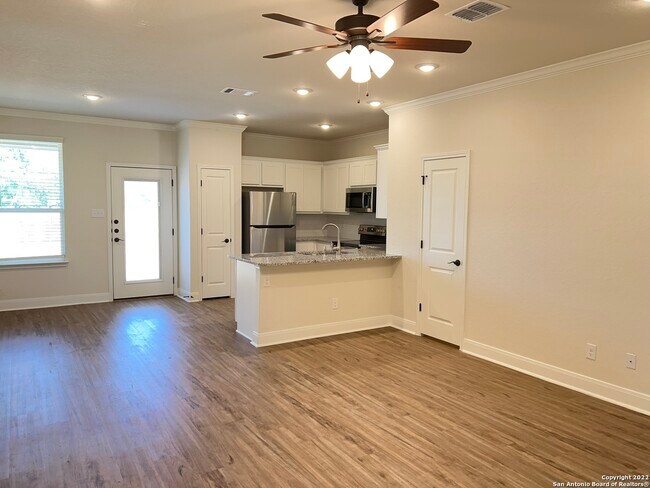 2314 Tulipwood Cv San Antonio, TX 78245 photo 3