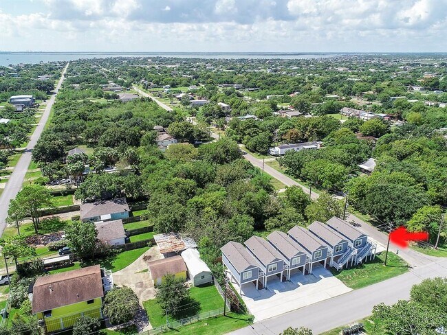 203 6th St San Leon, TX 77539 photo 5